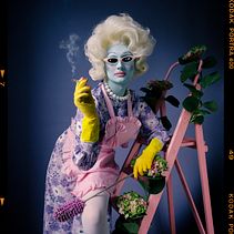 Juno Birch para Gay Times. Un proyecto de Fotografía, Fotografía de moda, Fotografía de retrato, Fotografía artística y Fotografía analógica de Eivind Hansen - 30.11.2021