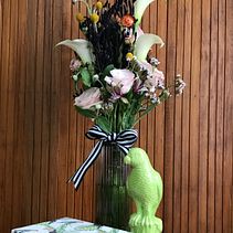 Meu projeto do curso: Design de arranjos florais com flores da estação. Interior Design, L, scape Architecture, Decoration, DIY, Floral, and Plant Design project by Raquel Vendruscolo - 12.24.2021