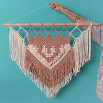 Mi proyecto del curso: Macramé para historias tejidas. Un proyecto de Diseño de complementos, Artesanía, Diseño de interiores, Decoración de interiores, Tejido, Macramé y Diseño textil de Laura Bossi - Shambaloo - 16.01.2022
