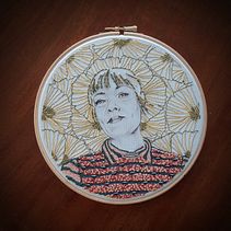 My project in Realistic Portrait Embroidery course. Un proyecto de Bordado, Tejido y Diseño textil de Sonja Zoet - 20.01.2022