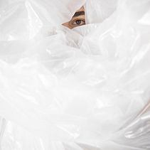 Envasados Ein Projekt aus dem Bereich Fotografie, Fotoretuschierung, Porträtfotografie, Beleuchtung für Fotografie, Studiofotografie und Artistische Fotografie von Overthinking Studio - 31.05.2021