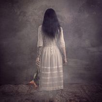 Masks of Trauma. Un proyecto de Fotografía, Bellas Artes, Fotografía de retrato, Stor, telling, Fotografía de estudio, Fotografía artística y Autorretrato Fotográfico de anjella - 23.06.2022