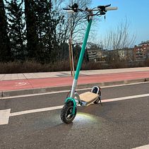 Patinete Eléctrico SUMOTECH. Design, 3D, e Design industrial projeto de Miguel Pena Puertolas - 23.06.2022