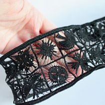 Spitzenkopfschmuck „Days of Cilaos“ Ein Projekt aus dem Bereich Stickerei, H, werk und Design von Garderoben von Claire de Waard - 27.06.2022