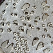 My project for course: Ceramic Jewelry for Beginners. Un projet de Création d'accessoires, Design de bijoux , et Céramique de Diana Estornel - 10.08.2022