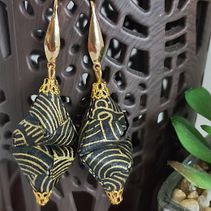 My earrings . % Gabriella Nagy tarafından hazırlanan Aksesuar Tasarımı, Sanat ve El Sanatları, Mücevher Tasarımı, Kağıt El Sanatları, Moda Tasarımı, Ve Kendin Yap projesi - 10.02.2022