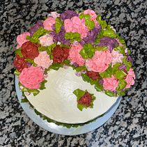 Meu projeto do curso: Flores decorativas de buttercream para cake design. Design, and DIY project by Inês Micaiela Alfredo - 12.02.2022
