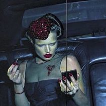 ♥️ HAT!!. Design têxtil, Tecelagem, Desenho de moda, Fotografia publicitária, Bordado, Costura, Design de moda, e Fotografia de moda projeto de leticia lopez - 20.12.2022