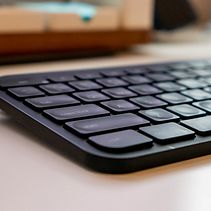 INTRO de Agencia . % Edwin García tarafından hazırlanan Film, Video ve TV, Hika, e anlatımı, Reklamcılık, Ve Markalaşma ve Kimlik projesi - 01.01.2023