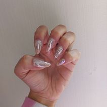 Uñas acrilicas. Un proyecto de Diseño de Catalina Morales Saldivia - 25.01.2023