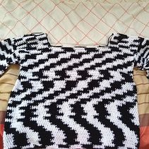 Mi proyecto del curso: Crochet: diseña y teje prendas de estilo romántico. Een project van  Modeontwerp, Textiel, DIY, Haken y Textielontwerp van Julieta Arias Navarro - 04.05.2023