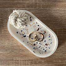 Mi proyecto del curso: Técnicas decorativas en resinas acrílicas Ein Projekt aus dem Bereich Erweiterungsentwicklung, H, werk und DIY von Mariana Canossa - 23.08.2023