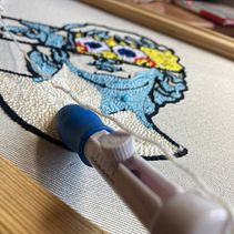 Mi proyecto del curso: Técnicas de punch needle para decorar tu hogar. Een project van Ontwerp van accessoires, Craft, Borduurwerk,  Interieurdecoratie, Textiel, Punch needle y Textielontwerp van Nusky Ollero - 26.09.2023