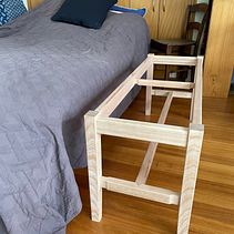 Bench with Danish cord seat. Un proyecto de Diseño y creación de muebles					 de Sally Mansfield - 09.01.2024