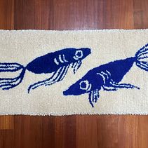 Fish rug 🐟✨My project for course: Tufting Technique for Creating Rugs . % Elisa Albanelli tarafından hazırlanan Sanat ve El Sanatları, Dekoras, on, El, af Sanatları, Kendin Yap, Ve Tekstil Tasarımı projesi - 01.25.2024