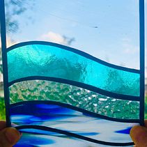 Mi proyecto del curso: Diseño de vidrieras contemporáneas. Un proyecto de Diseño de complementos, Diseño de interiores, Decoración de interiores y DIY de Gabriela Sánchez Secades - 22.02.2024