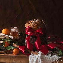 Italian Christmas dessert: Panettone. Fotografia gastronômica, Fotografia para Instagram, Food St, e ling projeto de Matteo Germano - 24.12.2024