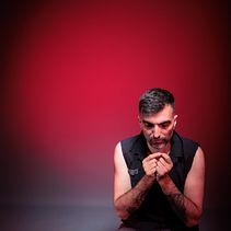 Aproximaciones a la vulnerabilidad . Fotografie de artă plastică, Iluminat fotografic, Fotografie, Fotografie portret, Fotografie Post-producție, Autoportret fotografic și Fotografie de studio de Manuel Taboada - 01.12.2025