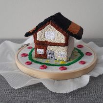 Grandma's House. Arts, Crafts, Embroider, and Fiber Arts project by Tatiana Santiago - 04.18.2025