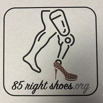 logo, 85 Right Shoes. Een project van Grafisch ontwerp,  Br, ing en identiteit y Mindfulness van Craig Gummer - 05.08.2025