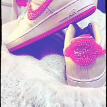 Queen kicks. Un proyecto de DIY, Diseño, Diseño de complementos, Diseño de moda y Business de Ami-Louise B - 22.10.2025