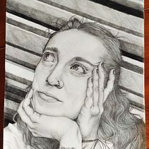 TEG: Sèrie d'autoretrats, escala de grisos Ein Projekt aus dem Bereich Porträtzeichnung und Realistische Zeichnung von Yasmín Torres Cortés - 26.10.2025