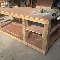 mesa de trabajo para sierra de inglete y de banco. Projekt z dziedziny Craft, Projektowanie i w, rób mebli, Projektowanie wnętrz, DIY i Obróbka drewna użytkownika Angel Cortes Rosas - 23.01.2026