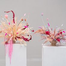 Diseño de centros florales con técnicas de secado y teñido