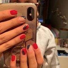 Elegante rojo, negro y dorado