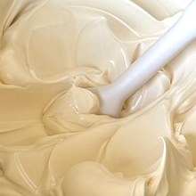 THE SECRET TO MASTERING PERFECTLY SMOOTH BUTTERCREAM