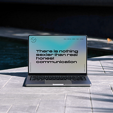 Diseño de landing e identidad para About PR