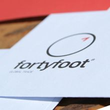 Imagen corporativa | Fortyfoot. Een project van  Ontwerp y Programmeren van Zoo Studio - 04.12.2009