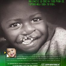 Niños con Labio leporino y paladar endido. Design, Photograph, and Advertising project by Felipe Ruiz - 07.27.2010