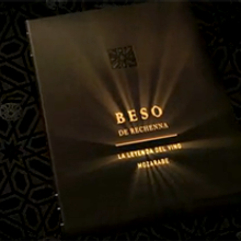 Beso de Rechenna / Freixenet. Un proyecto de Motion Graphics de Oliver Schoepe - 22.08.2010