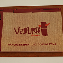 Velouria Indie-music festival. Design, Traditional illustration, 3D, Photograph, and Advertising project by Álvaro Millán Sánchez - 06.29.2011
