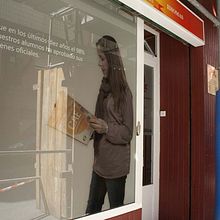 Diseños de las cristaleras de Capital Languages en Bilbao. Advertising, Design, and Photograph project by Iker Sesma Martínez - 09.11.2011