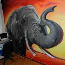 Elefante en dormitorio. Un progetto di Design e Illustrazione tradizionale di Graffiti Media - 19.04.2012