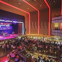 Platea Madrid. UX / UI, Architecture, Interior Architecture, Br, ing, Identit, Design, and Retail Design project by GRAND - 07.10.2015