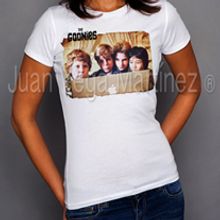 Camisetas con diseños exclusivos. Un projet de Musique, Design  , et Cinéma, vidéo et télévision de Juan Vega Martínez - 16.07.2012
