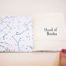 Hand of Books. Traditional illustration project by María Castelló Solbes - 09.17.2012