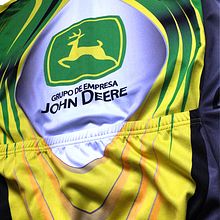 Maillot ciclista (diseño corporativo JOHN DEERE). Advertising, UX / UI, and Design project by David Zurita Gómez - 04.09.2013