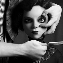 The Bride in "A Chien Andalou" (Tribute). Un proyecto de 3D, Ilustración tradicional y Diseño de Rebeca Puebla - 18.04.2013
