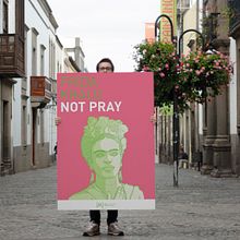 PRAY OR NOT PRAY. Un projet de Design , Publicité et Illustration traditionnelle de WE Donotpray Createideas - 08.06.2013