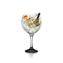 Gin&Nordic Mist. Un proyecto de Diseño, Fotografía, Publicidad e Informática de Noah Poveda Bicknell - 17.10.2013