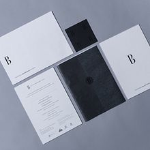 Mejor producto gráfico 2011: invitación para el Cristóbal Balenciaga Museoa. Design, and Advertising project by Omán Impresores - 10.24.2013