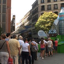 “THE OPTIMISTIC BOTTLE” Experiential Advertising. Un proyecto de Publicidad de Alberto Rivero - 27.06.2012