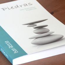 Piedras. Un proyecto de Diseño, Diseño editorial, Diseño gráfico y Tipografía de almudena_graphic_designer - 02.12.2013