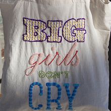 BIG GIRLS DON’T CRY. Design, Traditional illustration, and Advertising project by Adalaisa Soy - 12.03.2013