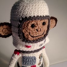 Space monkey. Un proyecto de Artesanía, Diseño de juguetes y Diseño de personajes de Carmen Luque - 02.03.2014