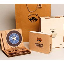 Moonrise Kingdom. Un progetto di Graphic design, Packaging, Fotografia e Illustrazione tradizionale di Eric Veiga Gullon - 12.03.2014